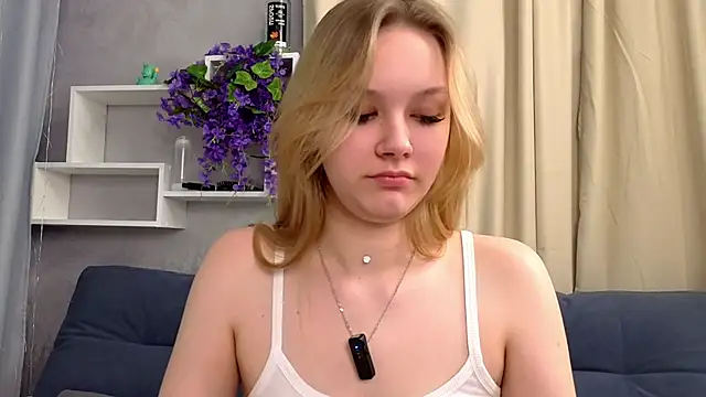 ElissaGlod online show from February 26, 2026, 11:21 am