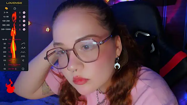 Snapshot of catchmybreath_ chatting on October 29, 2025, 2:16 pm catchmybreath  online show from October 29, 2025, 2:16 pm