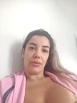 Snapshot of DESIRIE0609 chatting on October 29, 2025, 2:27 pm DESIRIE0609 online show from October 29, 2025, 2:27 pm