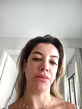 Snapshot of DESIRIE0609 chatting on December 15, 2025, 4:35 pm DESIRIE0609 online show from December 15, 2025, 4:35 pm