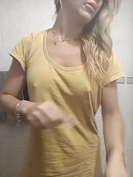 Snapshot of DESIRIE0609 chatting on November 11, 2025, 1:17 pm DESIRIE0609 online show from November 11, 2025, 1:17 pm