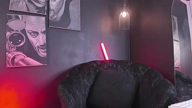 LolaMustaine  online show from December 18, 2025, 11:52 pm