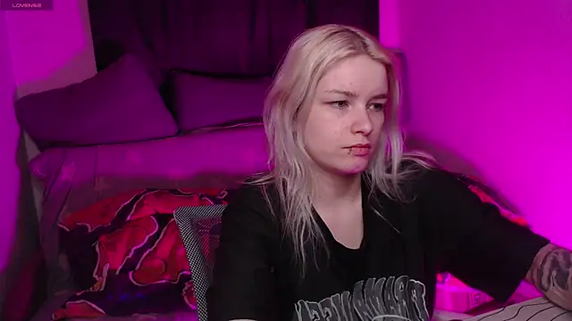 CherryNight6 online show from April 12, 2026, 9:07 pm