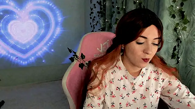 Snapshot of Phantomix chatting on October 28, 2025, 3:22 pm Phantomix online show from October 28, 2025, 3:22 pm