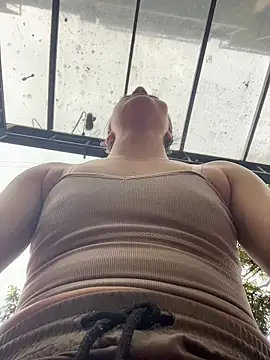 Lia  white online show from December 16, 2025, 10:14 pm