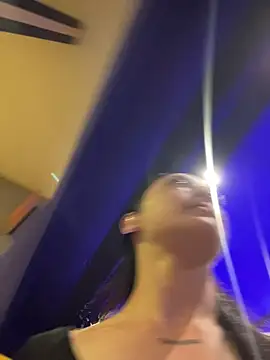 Lia  white online show from November 12, 2025, 6:56 pm