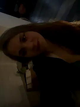 elliepixie online show from October 22, 2025, 7:24 pm