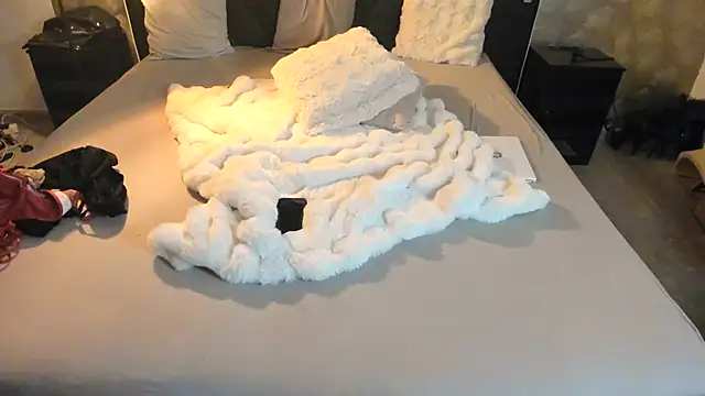 Amanda-JewelzX online show from November 22, 2025, 8:29 pm