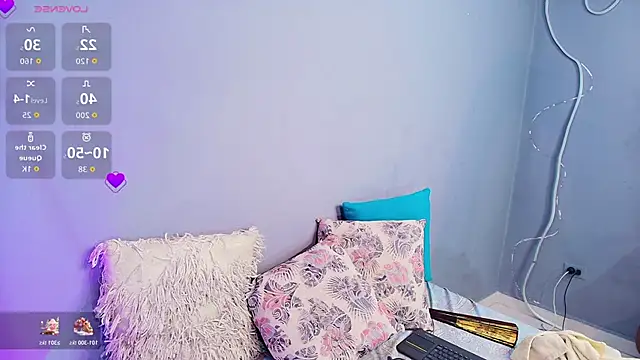 Snapshot of NaomiQueents chatting on November 27, 2025, 8:09 pm NaomiQueents online show from November 27, 2025, 8:09 pm