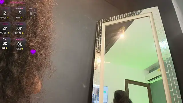 Snapshot of NaomiQueents chatting on November 29, 2025, 1:33 pm NaomiQueents online show from November 29, 2025, 1:33 pm