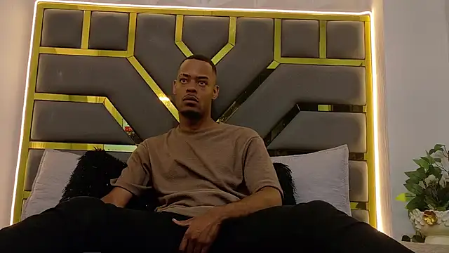 Snapshot of Neytanmalcon chatting on November 10, 2025, 8:47 pm Neytanmalcon online show from November 10, 2025, 8:47 pm