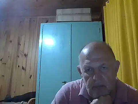 Snapshot of PedroXYZ25 chatting on October 26, 2025, 4:46 am PedroXYZ25 online show from October 26, 2025, 4:46 am