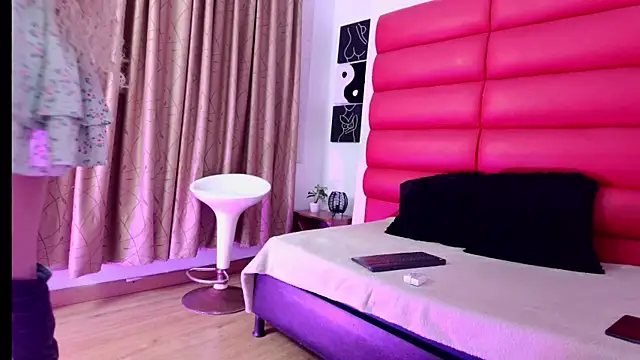 oliviamonroe online show from November 29, 2025, 7:47 pm