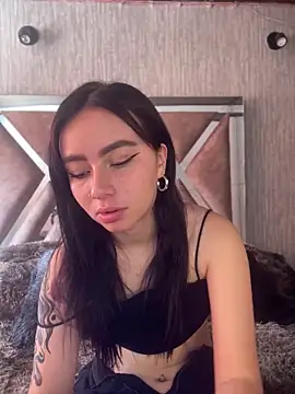 Snapshot of Nexxus_Pink chatting on December 16, 2025, 2:32 pm Nexxus Pink online show from December 16, 2025, 2:32 pm