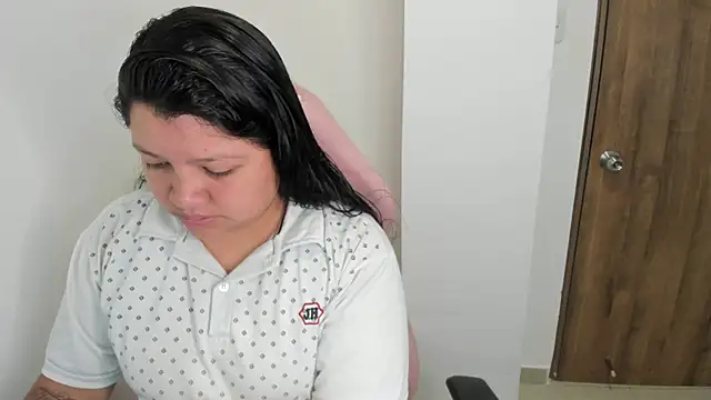 Snapshot of Sweet_Deemonn chatting on October 23, 2025, 2:27 pm Sweet Deemonn online show from October 23, 2025, 2:27 pm