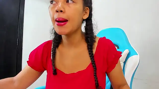 Snapshot of agata18_ chatting on November 12, 2025, 12:31 pm agata18 online show from November 12, 2025, 12:31 pm