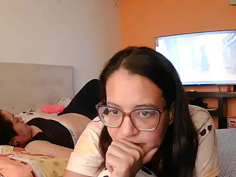 Snapshot of Destrukturada chatting on May 21, 2026, 9:23 pm Destrukturada online show from May 21, 2026, 9:23 pm