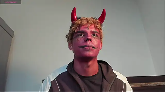 Snapshot of Daark_Eros chatting on October 29, 2025, 9:47 pm Daark Eros online show from October 29, 2025, 9:47 pm