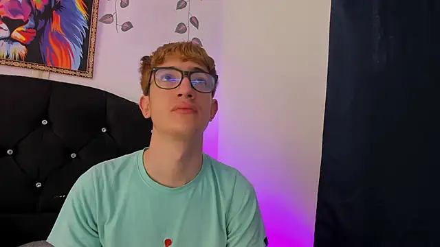 Snapshot of Erick_Taylor3 chatting on November 18, 2025, 6:00 pm Erick Taylor3 online show from November 18, 2025, 6:00 pm