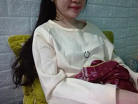 Snapshot of May2k2 chatting on November 2, 2025, 1:38 pm May2k2 online show from November 2, 2025, 1:38 pm