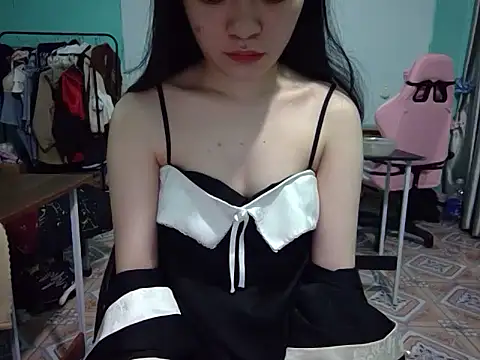 Snapshot of May2k2 chatting on November 1, 2025, 3:35 am May2k2 online show from November 1, 2025, 3:35 am