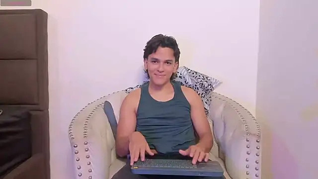 Snapshot of Salomon_Mendoza chatting on October 27, 2025, 5:30 am Salomon Mendoza online show from October 27, 2025, 5:30 am