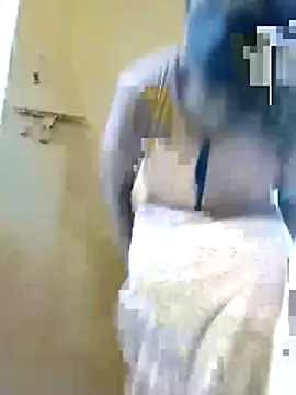 Snapshot of tamilammu1431 chatting on December 5, 2025, 2:26 pm tamilammu1431 online show from December 5, 2025, 2:26 pm