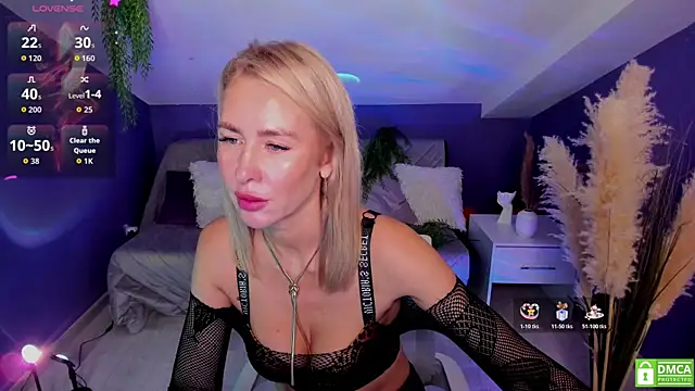 Snapshot of MadamMilly_ chatting on November 8, 2025, 6:39 am MadamMilly online show from November 8, 2025, 6:39 am