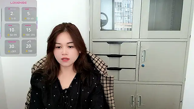 Ella-61 online show from October 25, 2025, 7:18 am