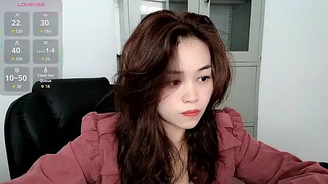 Ella-61 online show from October 27, 2025, 3:40 am