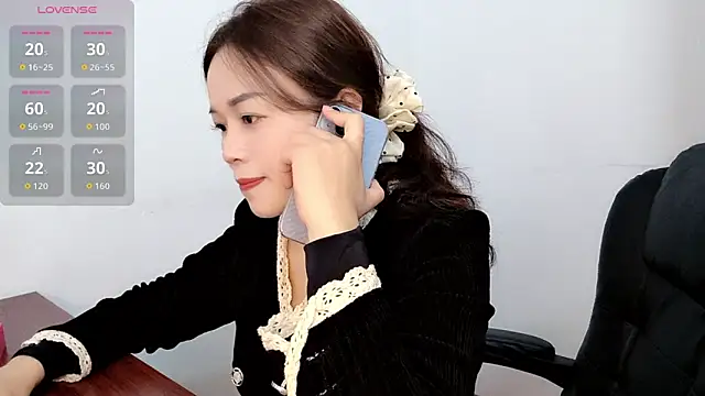 Ella-61 online show from November 6, 2025, 1:20 am