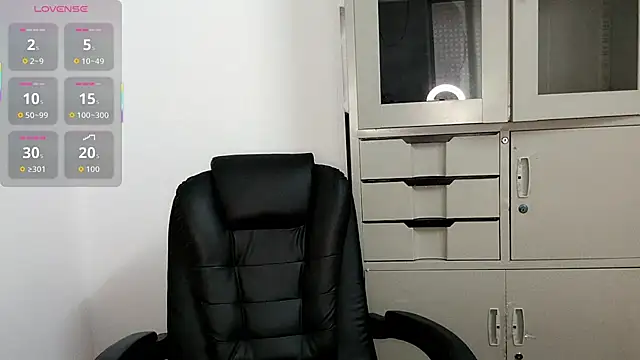 Ella-61 online show from October 31, 2025, 12:18 am