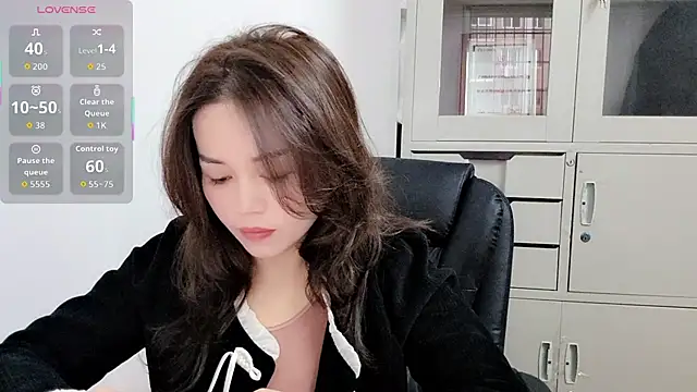 Ella-61 online show from November 3, 2025, 12:16 am