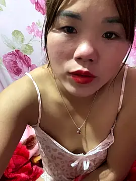 nachi-baby online show from December 2, 2025, 8:43 pm