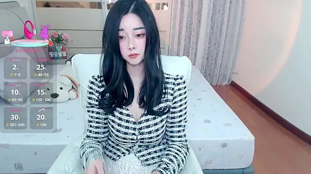 Snapshot of Xiaodie-baby chatting on November 23, 2025, 12:04 pm Xiaodie-baby online show from November 23, 2025, 12:04 pm