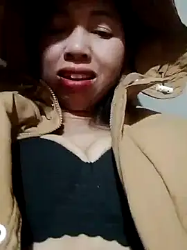 TRIEUTRIEU20 online show from November 28, 2025, 1:11 pm