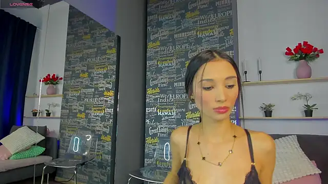 Snapshot of DemmiLove chatting on November 24, 2025, 9:04 pm DemmiLove online show from November 24, 2025, 9:04 pm