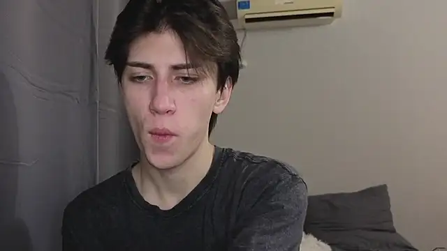 Oliver star boy  online show from November 10, 2025, 4:23 pm