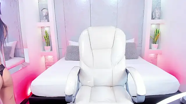 AmyColman  online show from November 12, 2025, 11:47 am