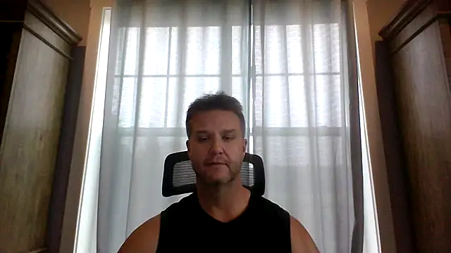 Snapshot of 45andfit1 chatting on December 2, 2025, 3:58 pm 45andfit1 online show from December 2, 2025, 3:58 pm