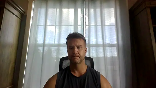 Snapshot of 45andfit1 chatting on November 17, 2025, 2:10 pm 45andfit1 online show from November 17, 2025, 2:10 pm