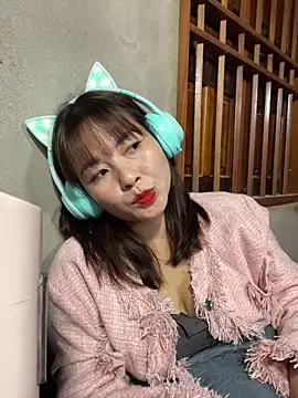 Snapshot of Star_fruit chatting on November 21, 2025, 12:48 pm Star fruit online show from November 21, 2025, 12:48 pm