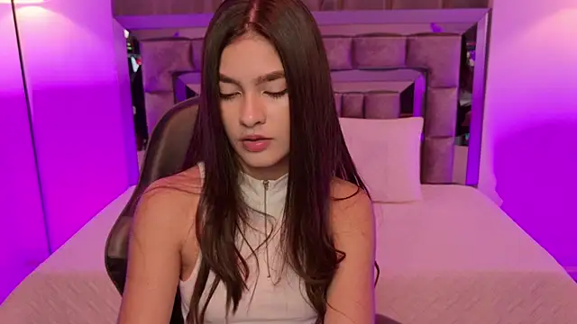 Bella Clark2 online show from November 13, 2025, 4:49 am