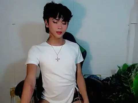 Snapshot of AsianCuteGuy21 chatting on March 12, 2026, 5:17 pm AsianCuteGuy21 online show from March 12, 2026, 5:17 pm