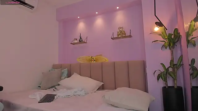 sienna mg online show from December 14, 2025, 12:22 pm