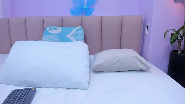 sienna mg online show from November 29, 2025, 12:05 pm