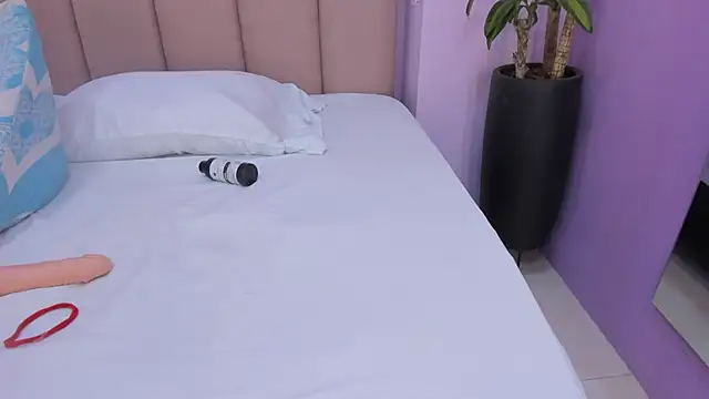 sienna mg online show from November 28, 2025, 12:05 pm