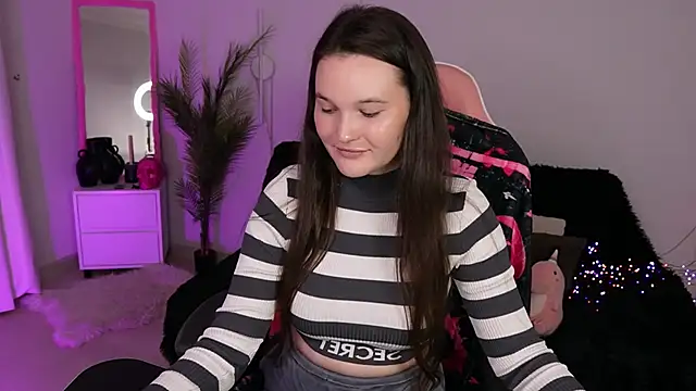 Snapshot of NikolFelix chatting on October 27, 2025, 3:13 pm NikolFelix online show from October 27, 2025, 3:13 pm