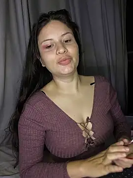 Snapshot of Esmesweet23 chatting on November 2, 2025, 7:52 pm Esmesweet23 online show from November 2, 2025, 7:52 pm