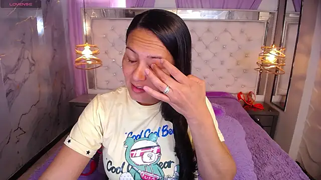 Snapshot of Melissa-roberts chatting on November 28, 2025, 7:47 pm Melissa-roberts online show from November 28, 2025, 7:47 pm